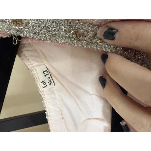 60s Vintage Elegant Sleeveless Women's Cocktail Dress with Beaded Trim - Picture 5 of 9